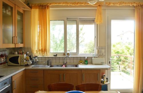 Ioannina Casa | Private Room Sunny Retreat with a Garden Terrace