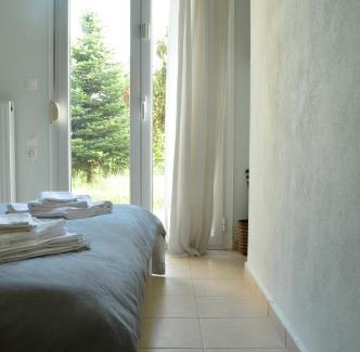 Ioannina Casa | Private Room Sunny Retreat with a Garden Terrace