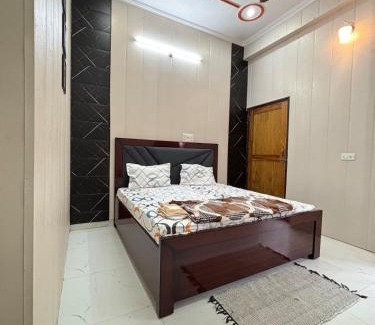 Haldwani Apartamento | Private room -Tulsi Homestay