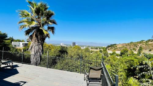 Encino Casa | Private Room View Pool Big Estate Oasis Extra Fee 4 Guest Clea-ning Pet WOMEN ONLY