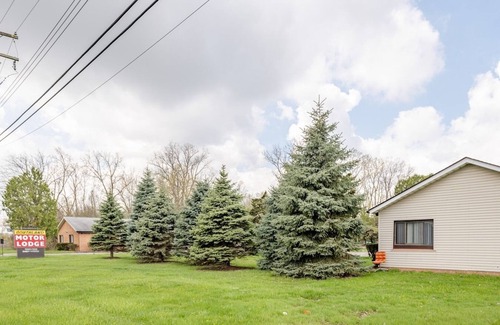 Riverview Apartamento | Private Room w/ Bath & Kitchen Access in Brownstown