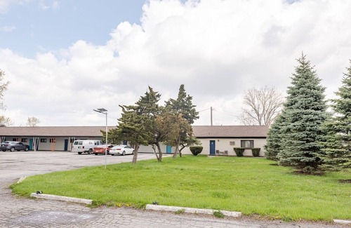 Riverview Apartamento | Private Room w/ Bath & Kitchen Access in Brownstown