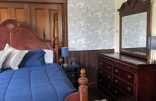 West Creek Cama Y Desayuno | Private Room w Full Bath near LBI Long Beach Island West Creek Tuckerton Venues