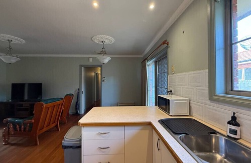 Bentleigh Apartamento | Private Room | Walk to Train, Cafes, & Shops