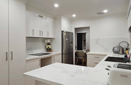 East Lindfield Casa | Private Room with shared bathroom