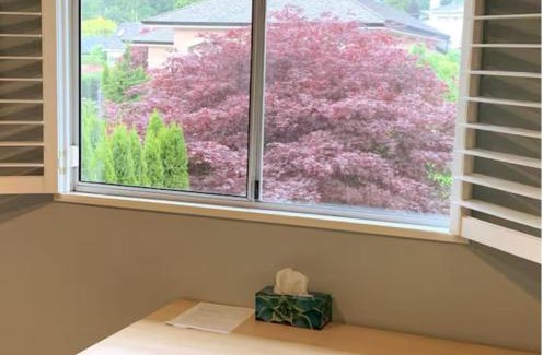 West Vancouver Casa | Private Room with Mountain view
