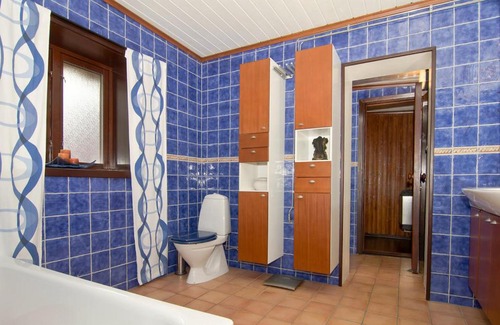 Umea Casa | Private Room with No Windows in Shared House-4