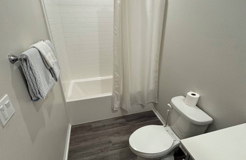 Temecula Casa | Private Room with own bathroom in Winchester, 12 mins away from Temecula Winery