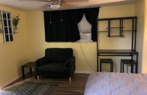 Pinellas Park Casa | Private room with private bathroom entrance porch and driveway