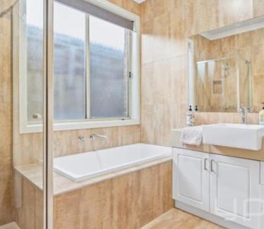 Truganina Casa | Private Room2 20 minute CBD and Airport