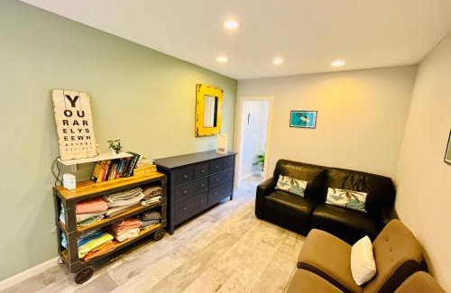 La Jolla Farms Casa | Private Room3 Own Entry Shared Bath One Guest Walk to UCSD
