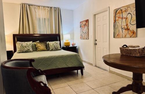 Buena Vista Casa | Private Rooms at Miami, Buena Vista with Parking