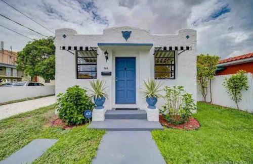 West Little Havana Casa | Private Rooms close to Miami Airport - Free parking - 02