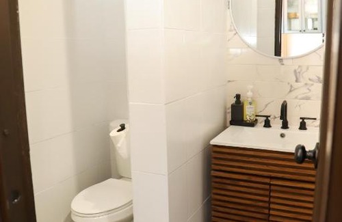 Monacillo Urbano Casa | Private Rooms in Duplex Home w 4 Baths FQ Beds 1-3ppl