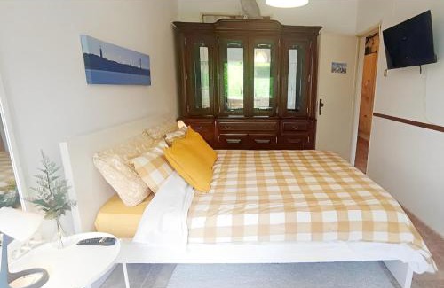 Benfica Casa | Private Rooms in Shared Apartment - Shared Bathroom and Dog Friendly