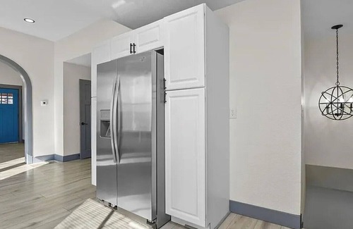 Barnum West Casa | Private Rooms near Downtown Denver & Lake Room 1
