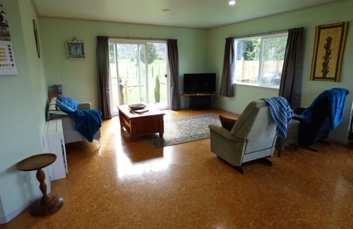 Waihi Casa | Private Rural Setting Holiday Home