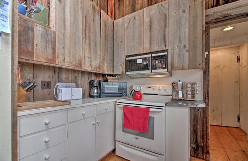 Londonderry Casa | Private Rustic Home - 6 Mi to Bromley Mountain!