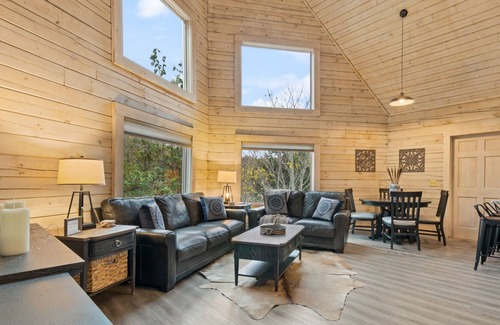 Smithville Cabina | Private, Rustic Luxury at Center Hill Lake!