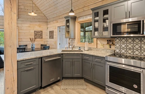 Smithville Cabina | Private, Rustic Luxury at Center Hill Lake!