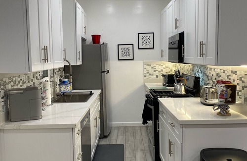 West Los Angeles Casa | Guest House-Westside Location! In our family 50 Years as a rental