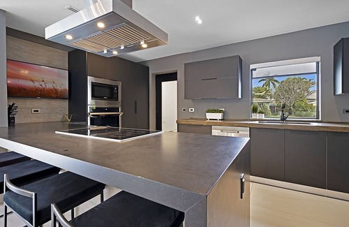 Coral Ridge Casa | Private Saltwater Pool - Updated Modern 3BR 3BA - 1 Mile to Beach!