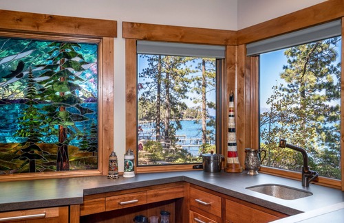 Tahoma Casa | PRIVATE SANDY BEACH! BUOY, SLEEPS 16.