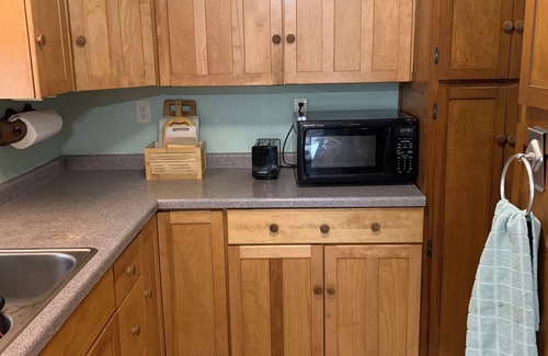 Cable Casa | Private, secluded 2-bedroom house with King, Queen beds near Cable with WiFi, AC