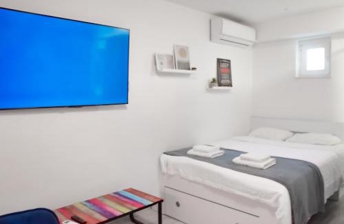 Sesvete Apartamento | Private Secluded Studio