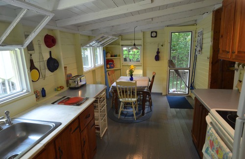 Alburg Cabaña | Private Secluded Waterfront Cottage - Escapada de todo!