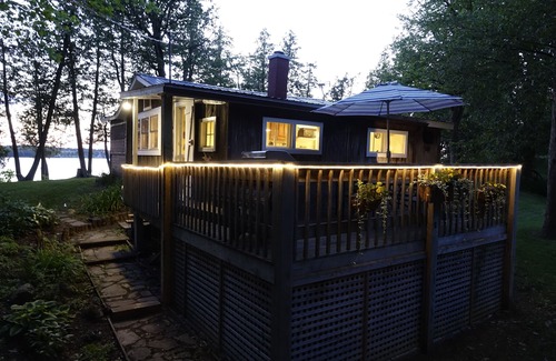 Alburg Cabaña | Private Secluded Waterfront Cottage - Escapada de todo!