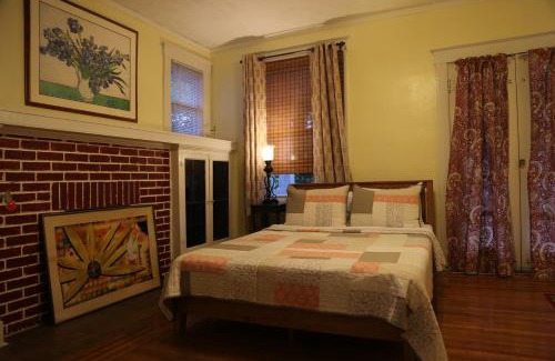 Clifton Apartamento | Private Second Floor Apartment in Clifton close to Zoo, Hospitals and University