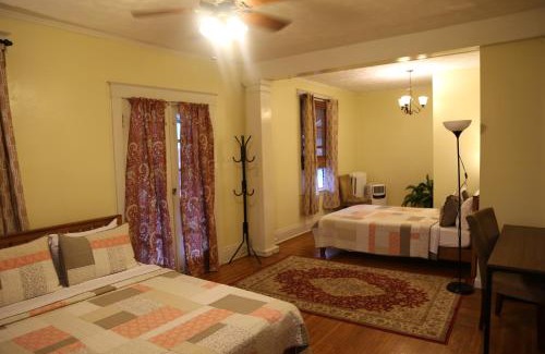 Clifton Apartamento | Private Second Floor Apartment in Clifton close to Zoo, Hospitals and University