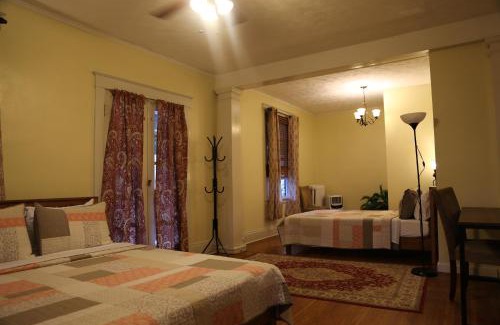 Clifton Apartamento | Private Second Floor Apartment in Clifton close to Zoo, Hospitals and University