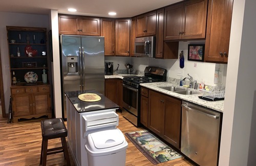 Wheaton Apartamento | Privado separado 1000sf. apartamento de la casa