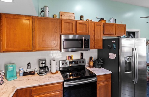 Latonia Casa | Private setting between flowing creeks, minutes from Cincinnati attractions.