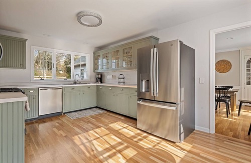 South Kingstown Casa | Private setting w/ hiking trails, sleeps 13, a/c, minutes to area beaches