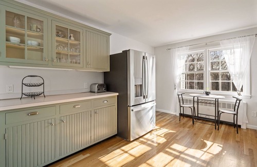 South Kingstown Casa | Private setting w/ hiking trails, sleeps 13, a/c, minutes to area beaches