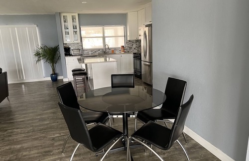 Lake Magdalene Casa | Private Ski Lake House in heart of Tampa