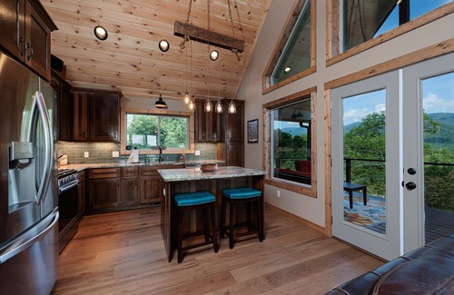 Bryson City Cabina | Private Smoky Mountain destination Above the Clouds