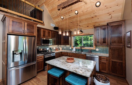 Bryson City Cabina | Private Smoky Mountain destination Above the Clouds