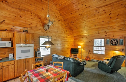 South Boardman Cabina | Private South Boardman Cabin en 10 acres de bosque!