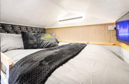 West Ham Apartamento | Private Spa Apartment In Maerdy Hot Tub & Sauna