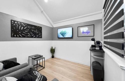 West Ham Apartamento | Private Spa Apartment In Maerdy Hot Tub & Sauna