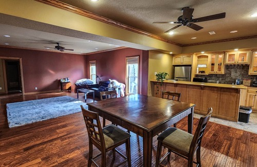 Bentonville Casa | Private space in Bentonville with a forest view!