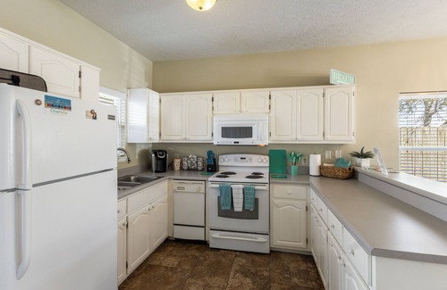 Crescent Beach Casa | Private space for your family! Just steps to the sand!