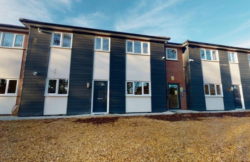 Peterborough Apartamento | Private Spacious 2 Bedroom, 2 Bathroom & 2 Parking by Srk Accommodation