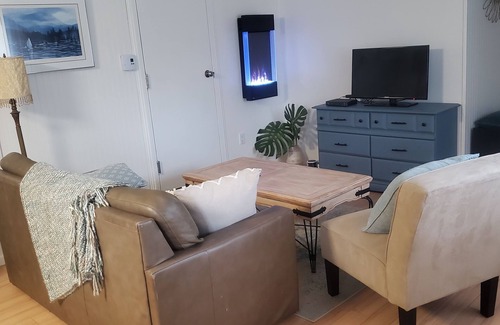 Regional District of Nanaimo Apartamento | Private, spacious, bright & cozy apartment close to all amenities.