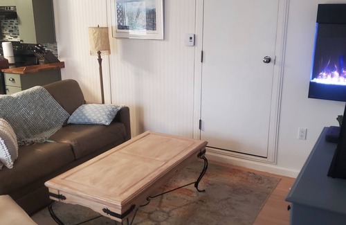 Regional District of Nanaimo Apartamento | Private, spacious, bright & cozy apartment close to all amenities.