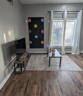 Holbrook Apartamento | Private, Spacious & Comfy 1 bedroom Entire Suite With Separate Entry & Free Parking
